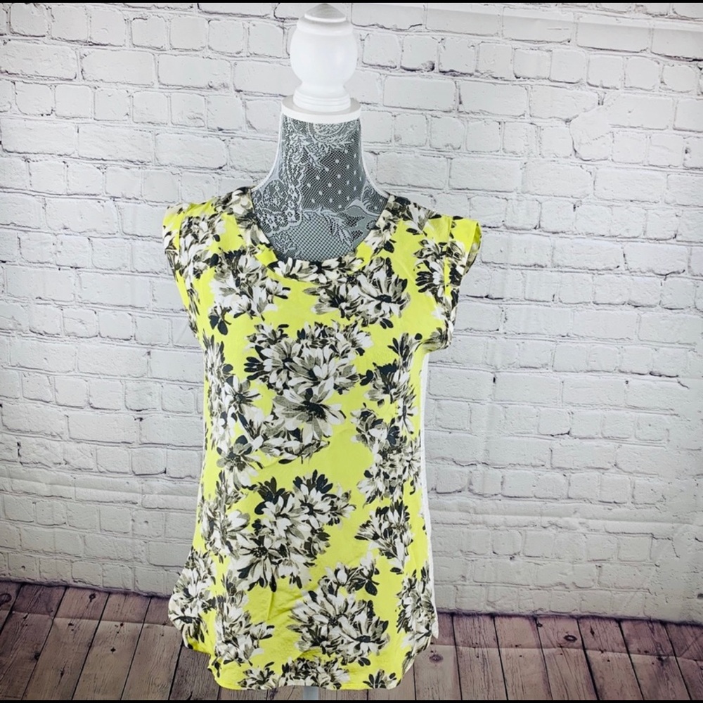 JCrew Silk flowered top SZ 0 a must see 🤩